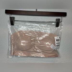 D09.13. NWT Alfani Strapless Bralette w/optional straps M